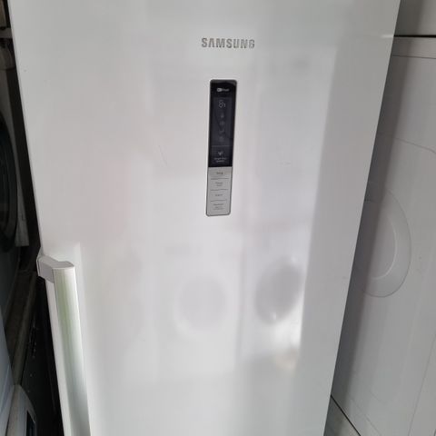 Samsung kjøleskap med NoFrost. GRATIS FRAKT I OSLO