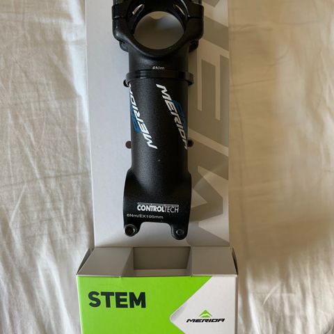 Merida Super Light Weight Alloy STYRESTEM, ±6°, 31.8 mm, 100 mm   + TOPPLOKKEN