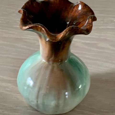 Liten vintage vase i keramikk
