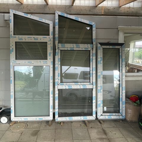 3 store vinduer i PVC 3-lags glass