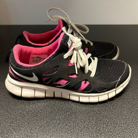 Nike joggesko str 38,5 kr 100