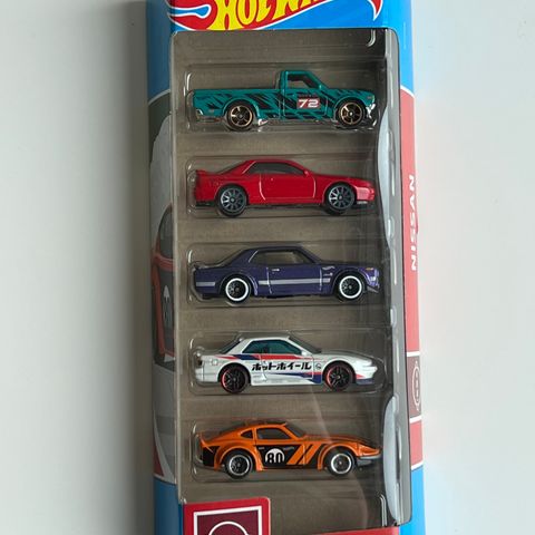 Hot wheels - NISSAN. - 5 pack