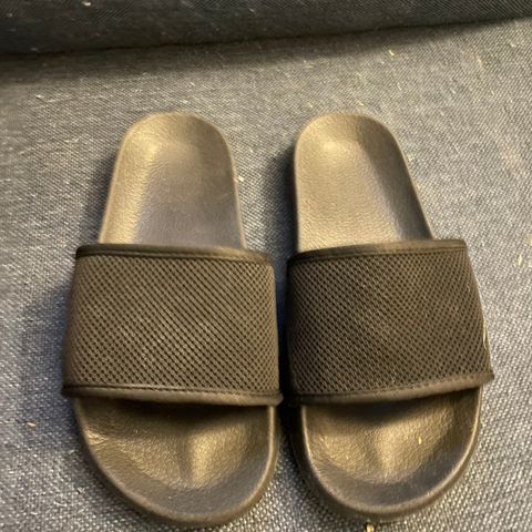 Okaki slippers str 36