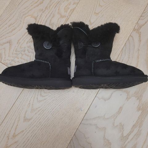 UGG str 26