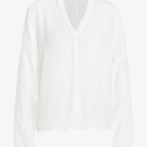 Klassisk og enkel hvit bluse fra Bruuns Bazaar. Som ny. Strl. 34