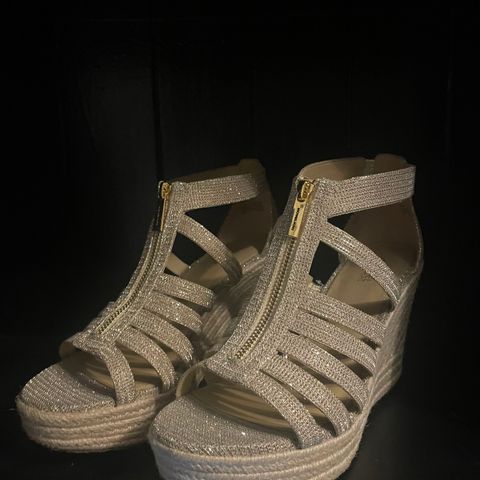 Michael Kors glitter wedge glitter sandaler.