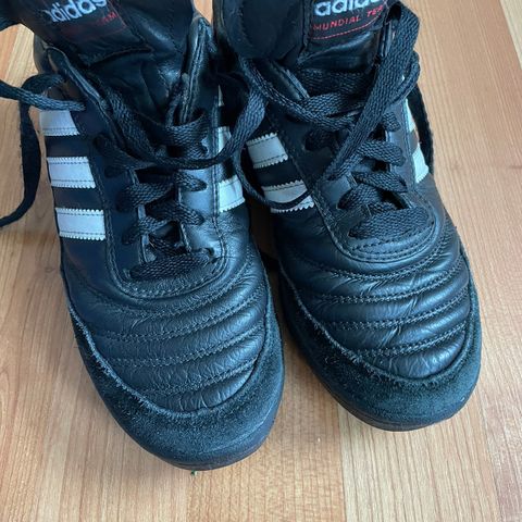 Adidas fotball sko str.36