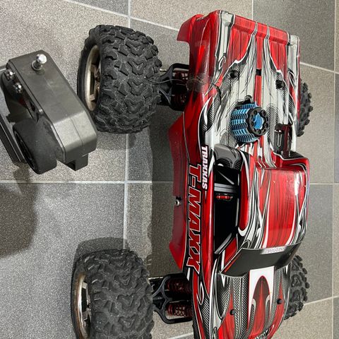 Traxxas t-maxx