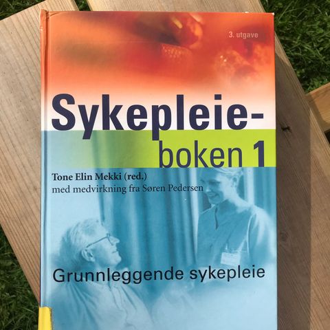 Helse,medisin, sykepleie, hobby og bake/kokebøker.