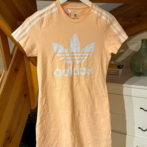 Kjole Adidas