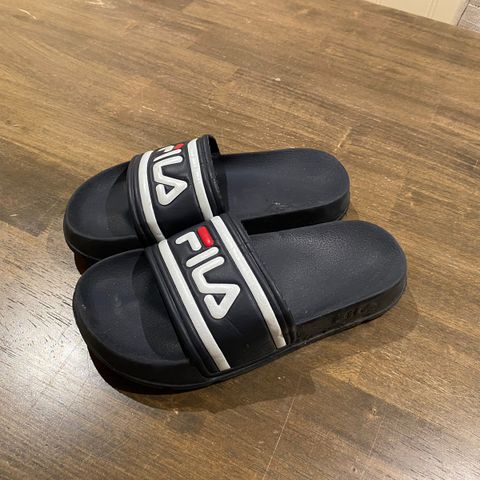 Fila slippers - str. 32