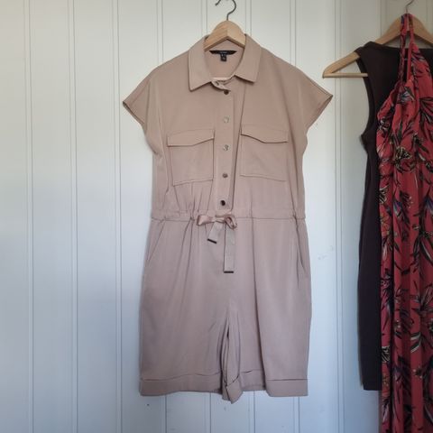 Playsuit / jumpsuit beige str 38