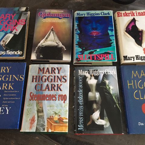 8 bøker av Mary Higgins Clark