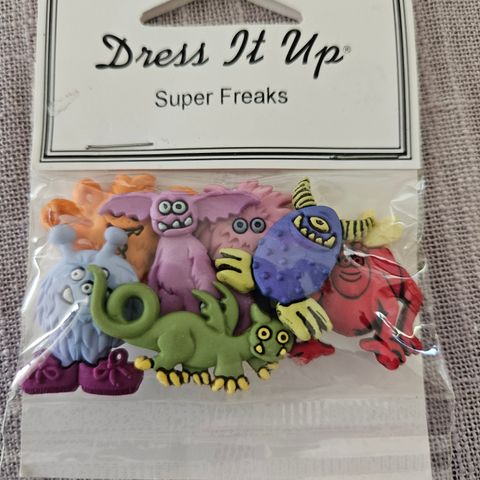 Dress it UP- super freaks- knapper- ny