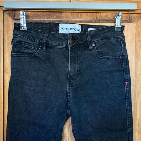 Tomorrow Jeans - Dylan Mid Waisted Skinny W 24 / L 32