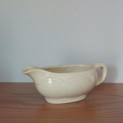 Vintage sausenebb Clarice Newport Pottery England