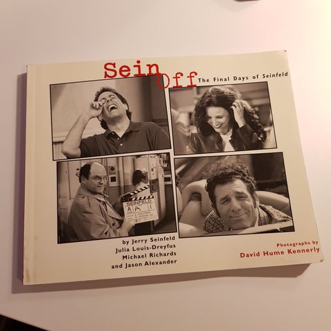 Sein Off: Inside The Final Days Of Seinfeld paperback, utgitt i 1998, kan sendes