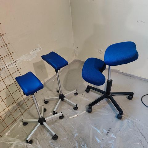 Health Office Chair and two Arm supports