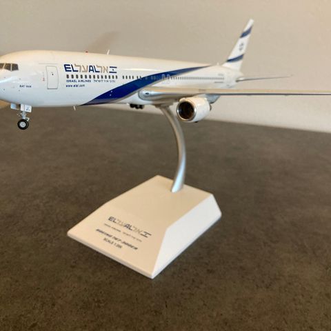 Flymodell JC Wings El Al Boeing 767-300ER 1:200