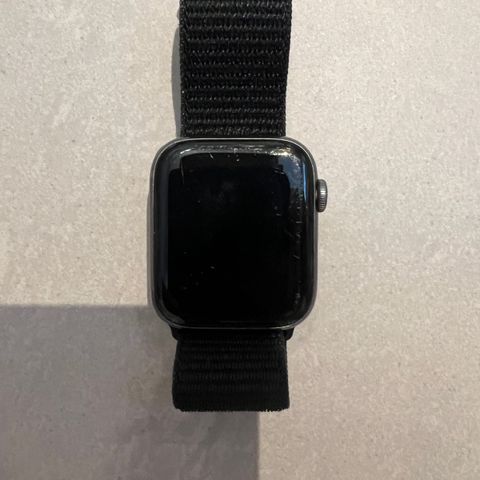 Apple Watch series 5 44 mm celluar eSim