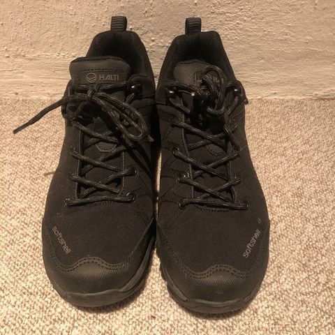 Nye svarte sko (drymax og softshell), str 39,  350 kr