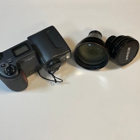 Nikon CoolPix 990 m/2 telekonvertere