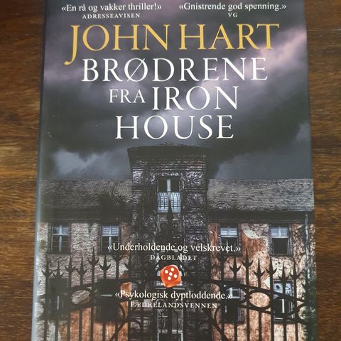 Brødrene fra Iron House. John Hart