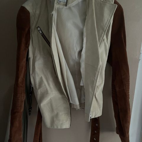 Johnny Leave  home leather Moto jacket . Farge brun  og  bege