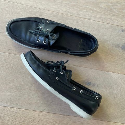 Saint Laurent. Pent brukt seilersko/loafers. Str.41.5