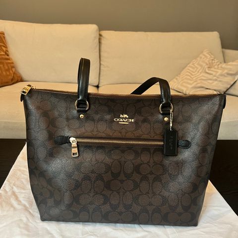 Lite brukt coach bag zip