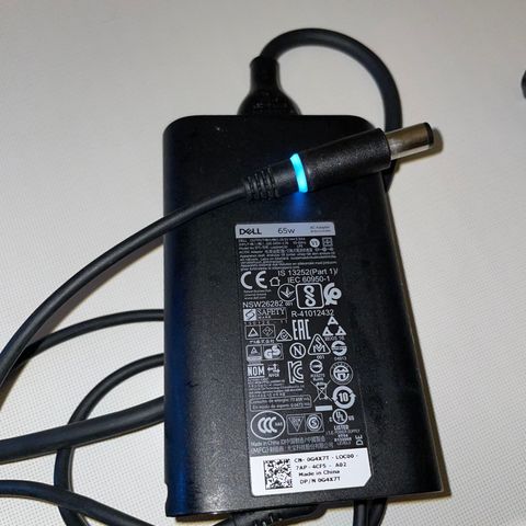 DELL 65w / AC Adapter / 19.5V / 3,34A