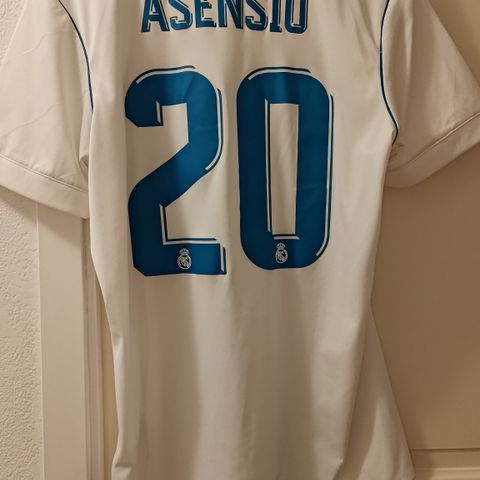 Real Madrid fotballdrakt med Asensio bakpå😍