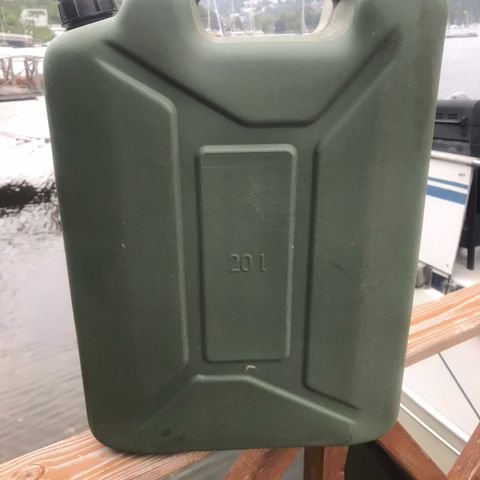 Plastikk Jerry can. Bensin diesel reservekanne 6 stk