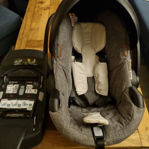 Stokke, iZi Go Modular X1, BeSafe med base og IsoFix