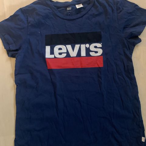 T-skjorte, Levis, M