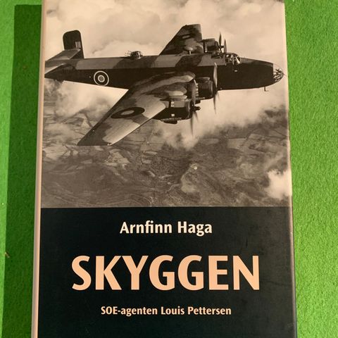 Krigsbøker av Arnfinn Haga (Hordaland)