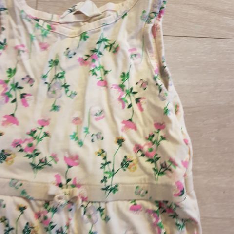 H&M blomster dress størrelse 104