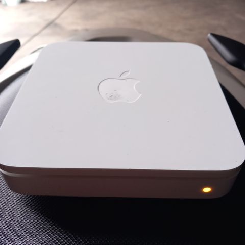 Apple AirPort Extreme Base Station (5th Generation)