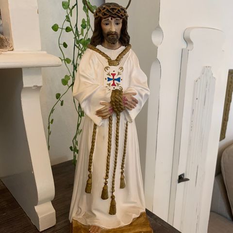 Nydelig Jesus figur i gips