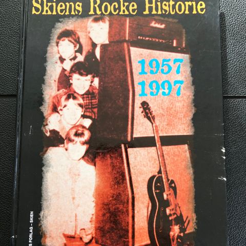 SKIENS ROCKE HISTORIE 1957 - 1997.   Genius Forlag 1998.  Utsolgt fra forlag