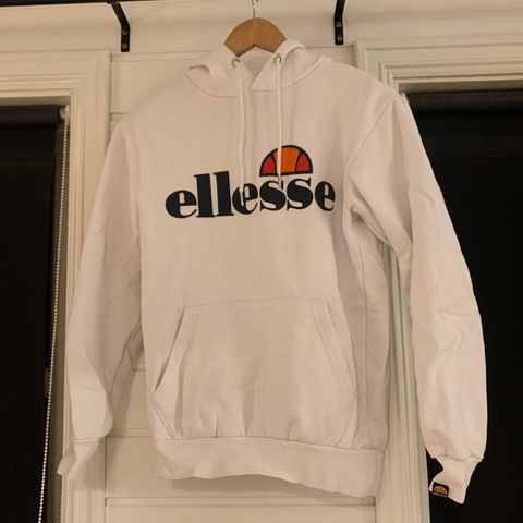 Ellesse hoodie / hettegenser str. S