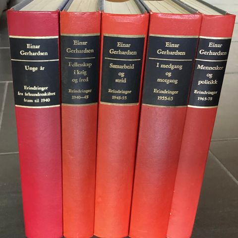 EINAR GERHARDSEN-5 flotte og store bøker. Perioden 1900 - 1978. H.21 cm, B.14 cm