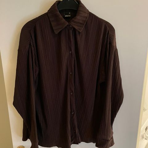Gina tricot oversized brun bluse/skjorte. Strl XS