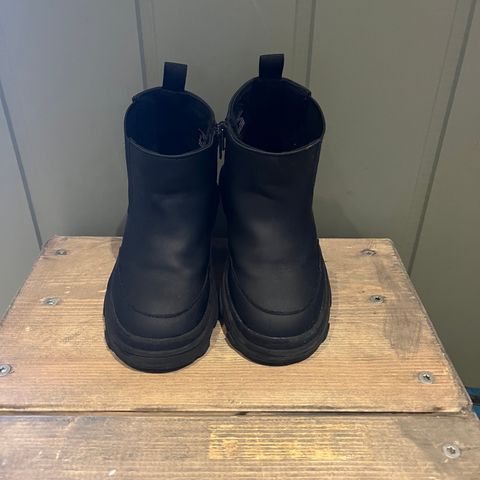 Zara boots str.26