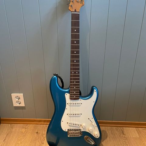 Squier Classic Vibe 60s Stratocaster m bag