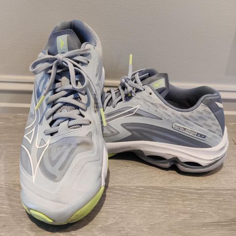 Mizuno wave lightning z7 str 40,5