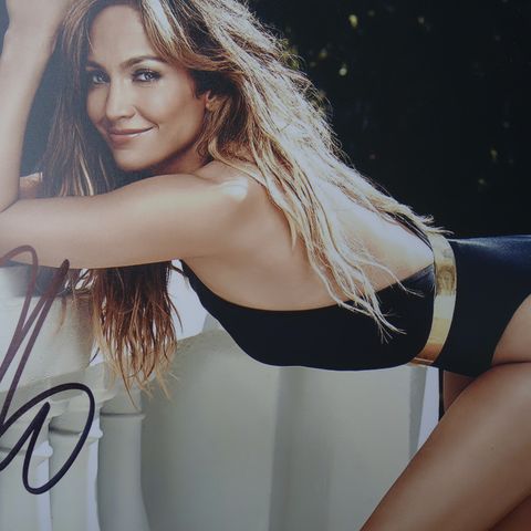 Jennifer Lopez autograf