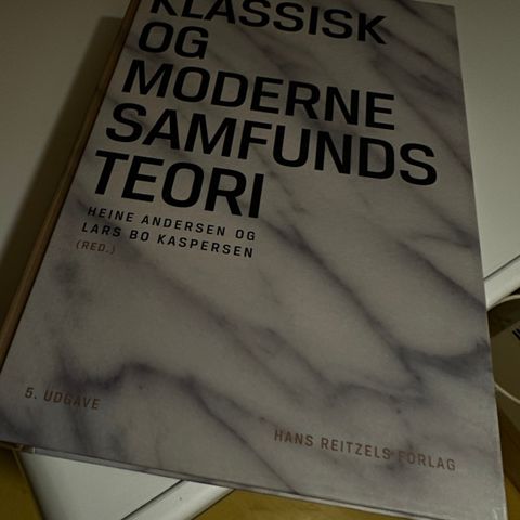 Klassisk og moderne samfundsteori