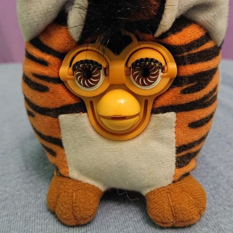 Retro/vintage Furby fra tidlig 2000-tallet fra McDonalds 😃