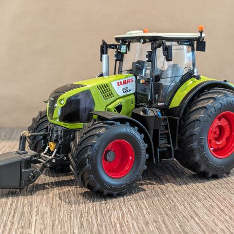 Claas Axion 850 Eksklusiv fra USK i skala 1/32 (1:32). Diecast modelltraktor